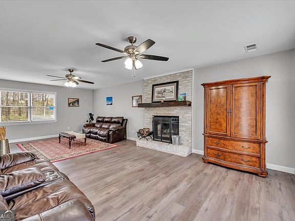 5th image of 3410 Pilot Rd