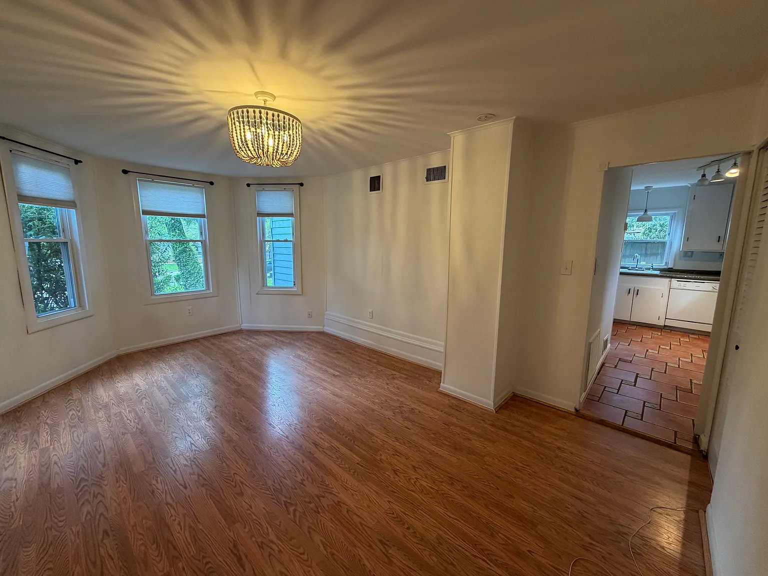 4 bed, 1148 sqft, $2,500 — Photo 3