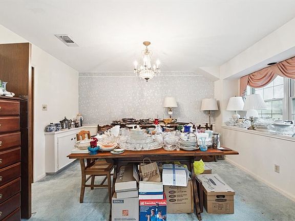 3rd image of 18718 Prince William Ln