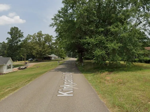 309 Kirkpatrick Dr, Selmer, TN 38375