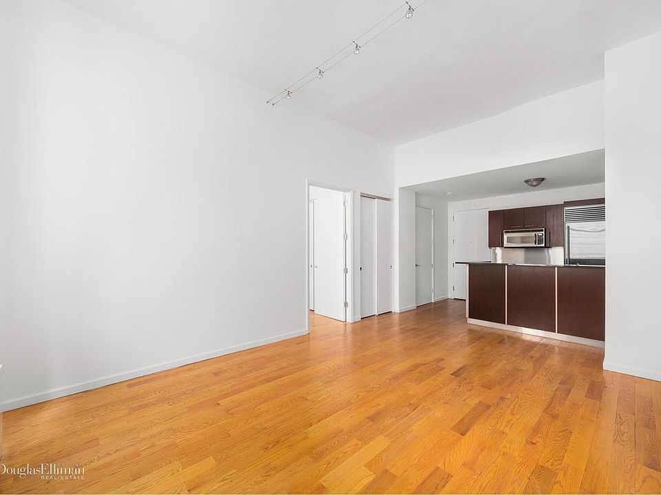 1st image of 150 Nassau St APT 3C
