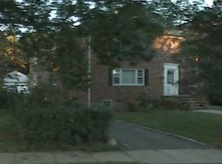 1949 Vauxhall Rd, Union, NJ 07083