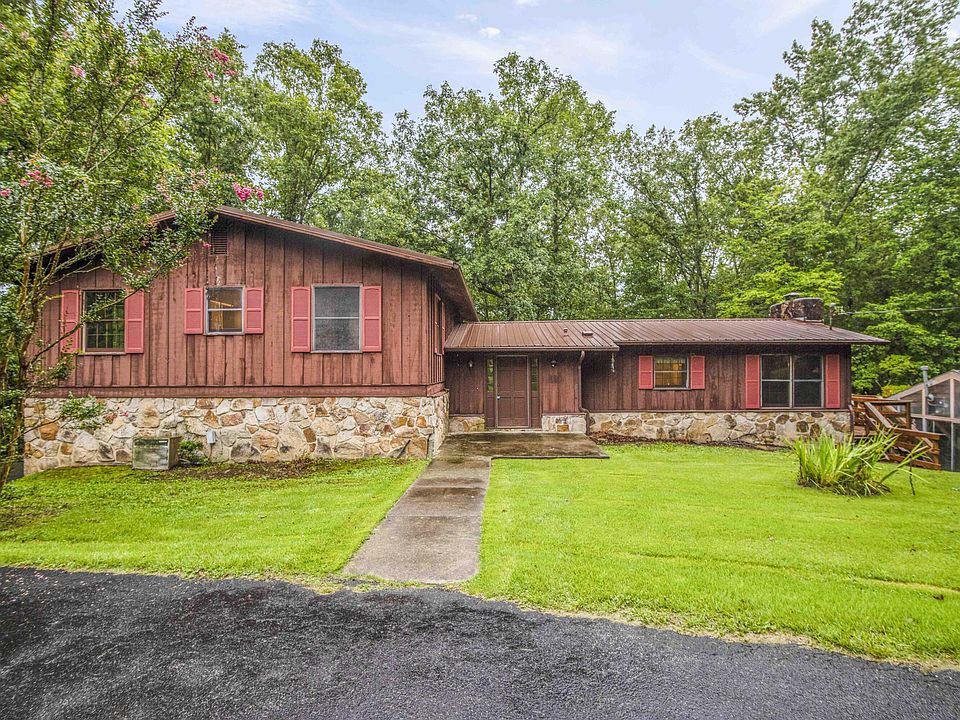 1st image of 396 Clayton Dr