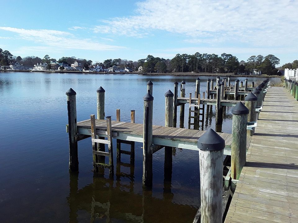 Boat dock at Bayside at Bethany Lakes