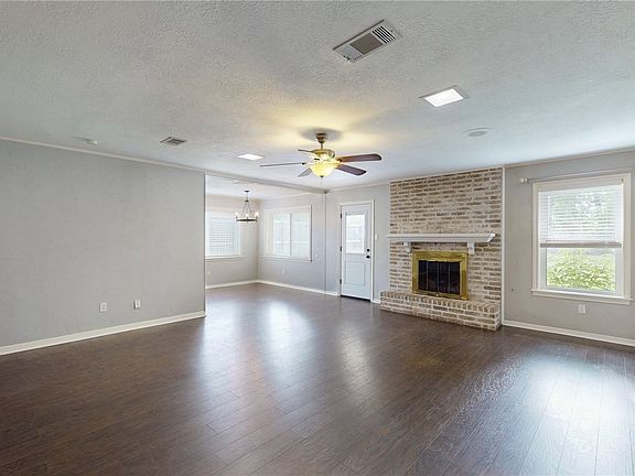 3rd image of 1106 Haley Pl