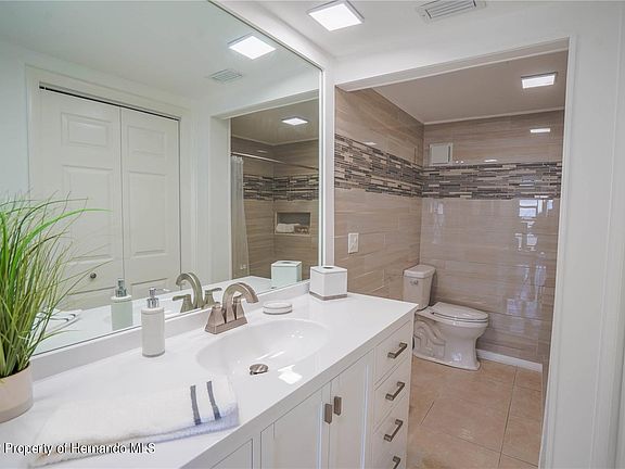 5th image of 7100 Sunshine Skyway Ln S APT 201