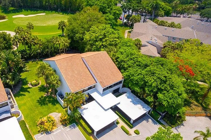 2517 Presidential Way #B — Photo 40