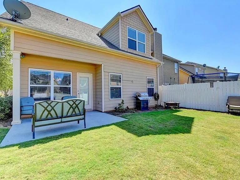 20 Oakmont Dr — Photo 4