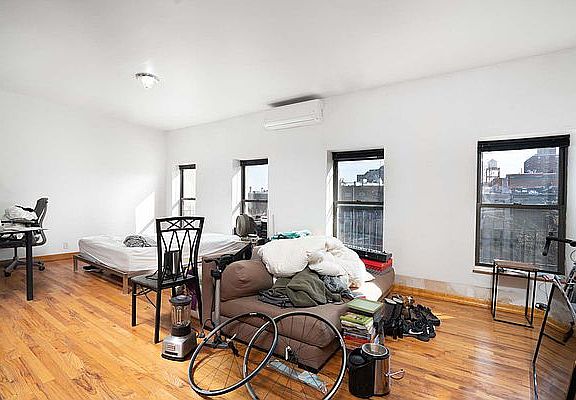 3rd image of 336 E 117th St #3R