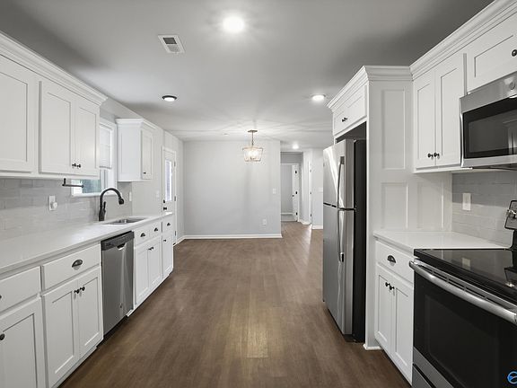 5th image of 1019 Terrehaute Ave