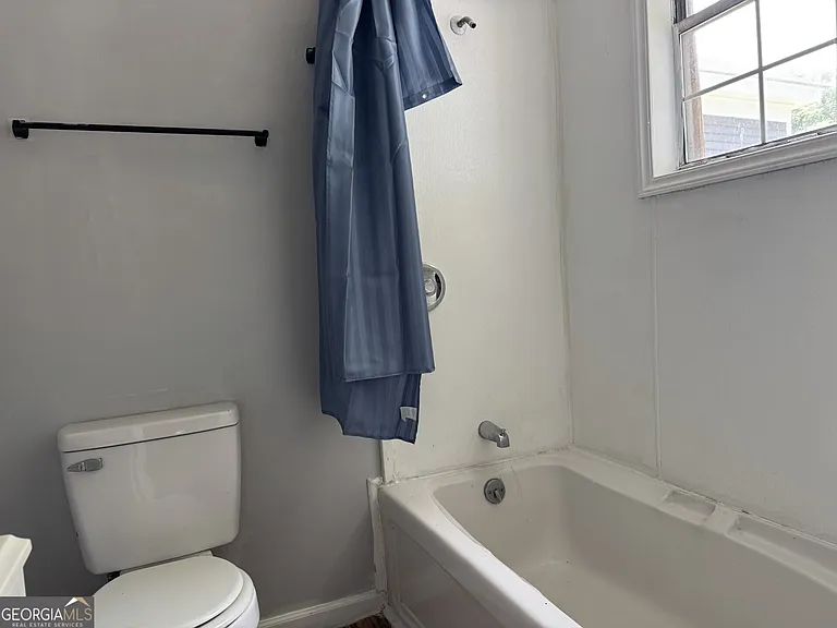 1539 Walnut St — Photo 4