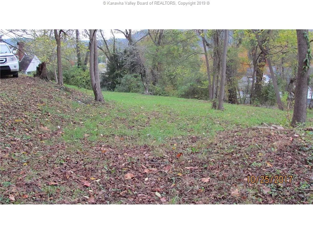 1048 College Cir photo 1