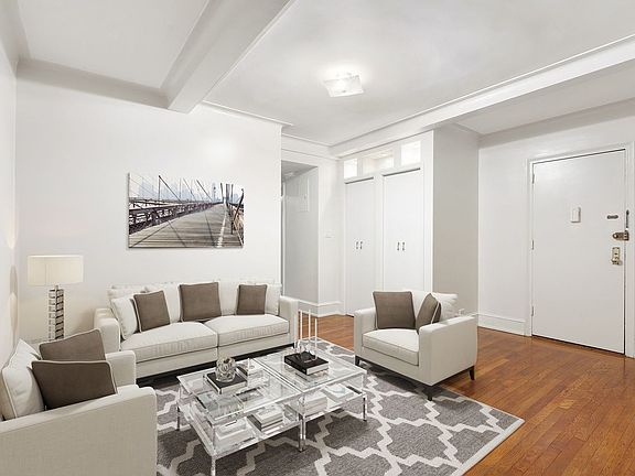 2nd image of 304 W 75th St APT 3A