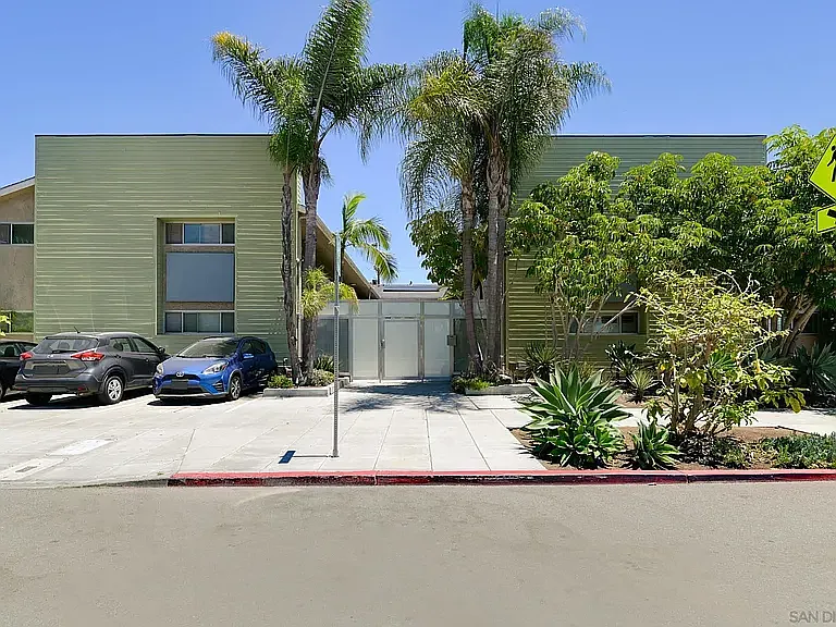 2 bed, 1049 sqft, $1,500 — Photo 2