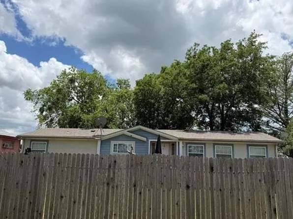 751 Lakeshore Dr S, Bandera, TX 78003