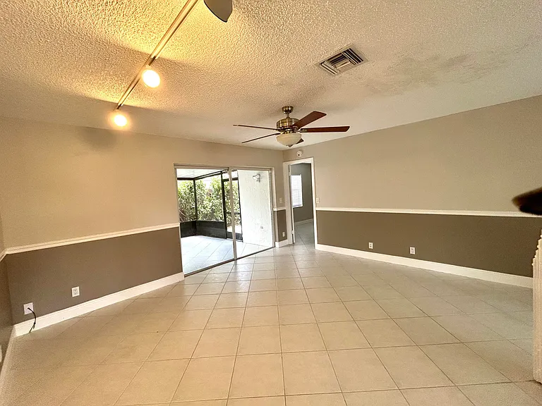 16415 Berry Way — Photo 6