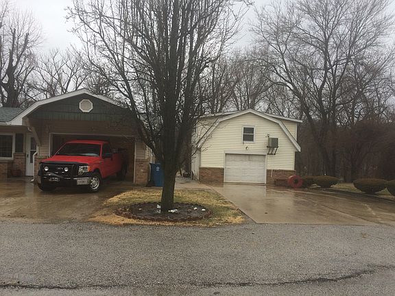 4th image of 350 McGinnis St