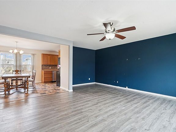 4th image of 240 Jacolyn Dr NW