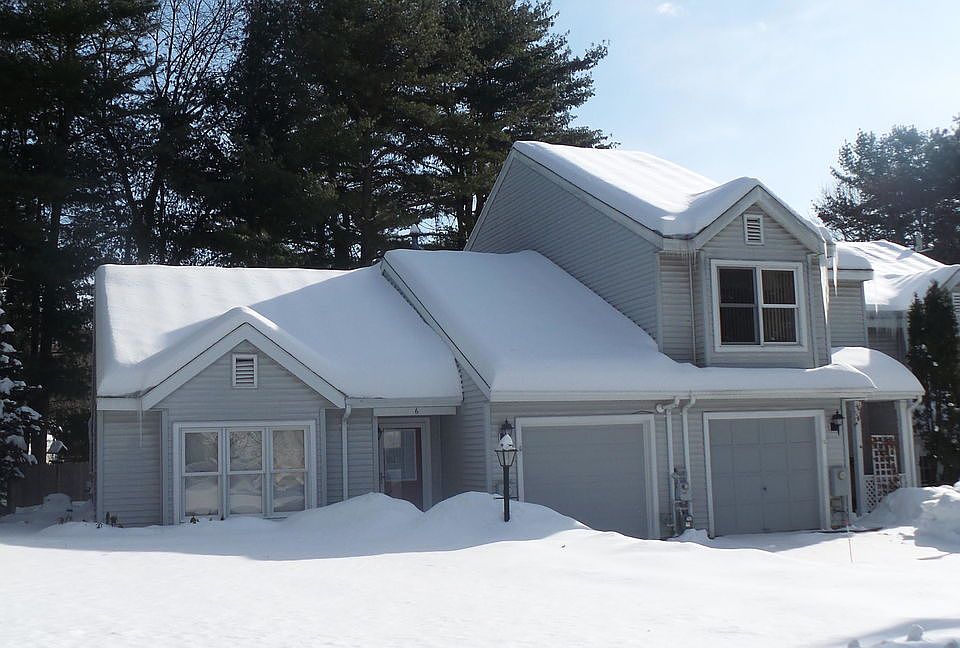 1st image of 6 Tiffany Dr