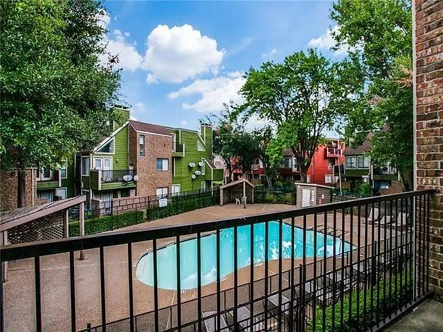 Updated 2 bed / 2 bath condo for lease — Photo 4