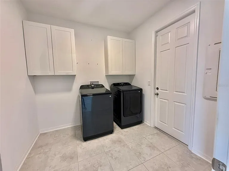 12189 Nouveau Ave — Photo 42