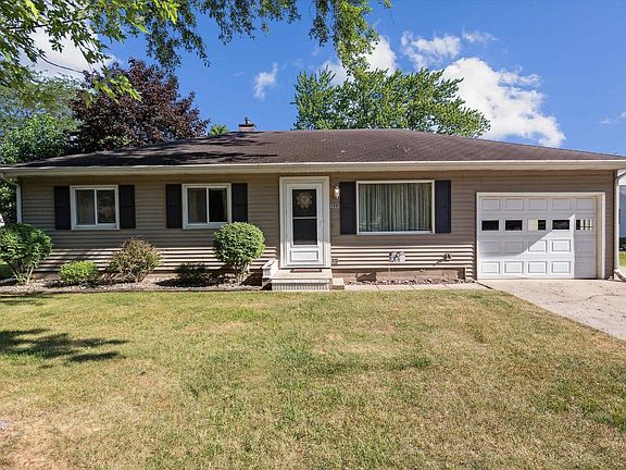 3rd image of 1901 Lynwood Dr