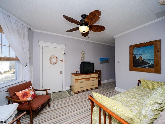4th image of 400 1st St APT C