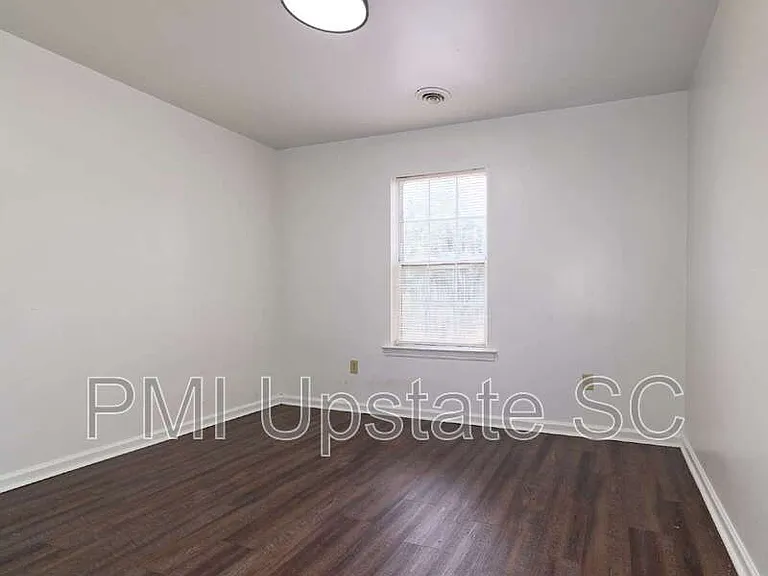 111 Charlestowne Way #B — Photo 13