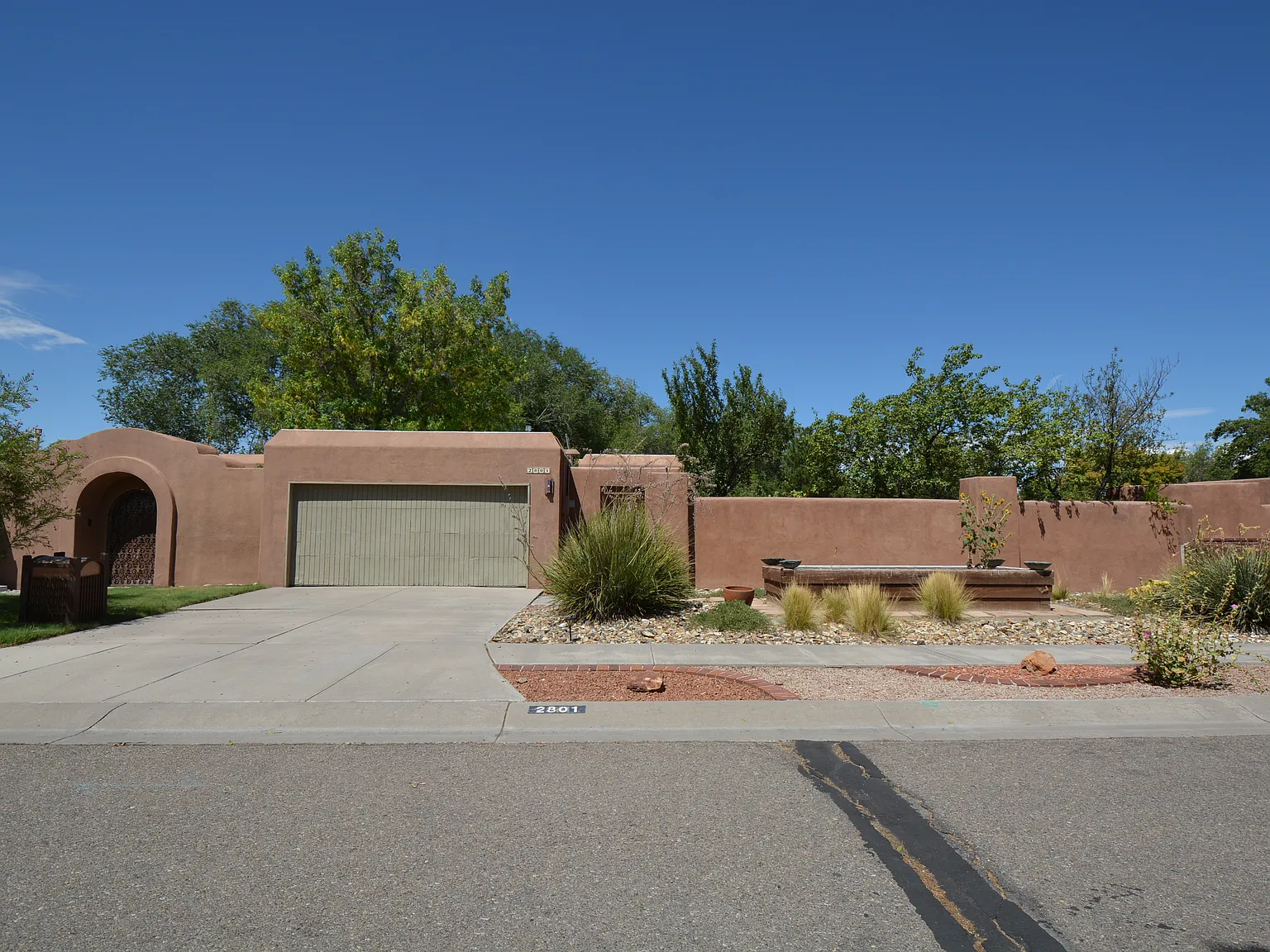 2 bed, 1378 sqft, $2,400 — Photo 1