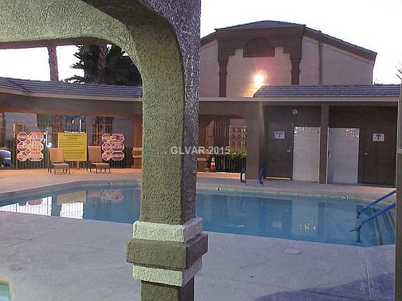 4th image of 7061 Roscoe Ave Unit 203