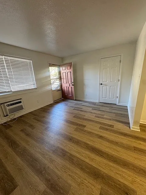 412 Watauga Dr — Photo 2