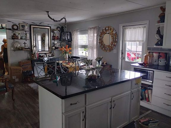3rd image of 702 Oriole Ln #38