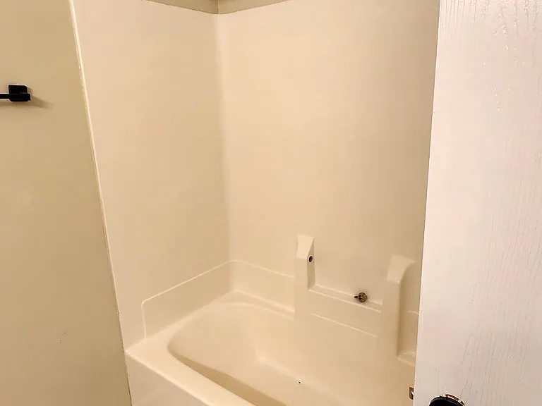 17-18 Maxwell St #4 — Photo 7