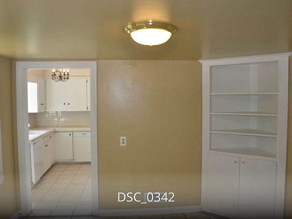 3rd image of 1810 W Sunset Dr
