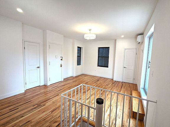 4th image of 224 E 85th St APT 5