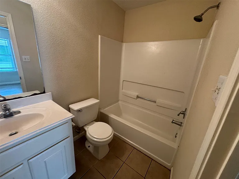 4818 Comal River Loop — Photo 35