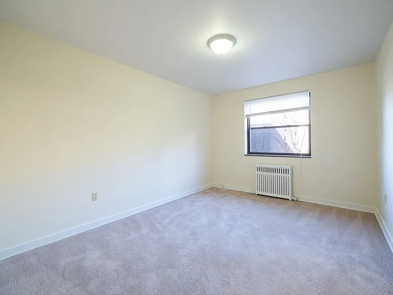 5540 5th Ave — Photo 70
