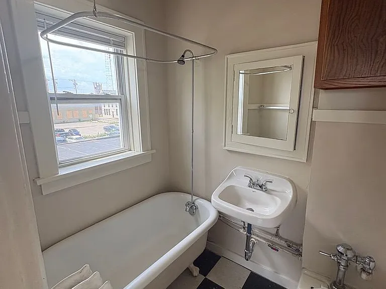 2464 Harney St — Photo 28
