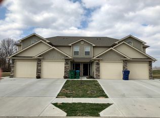 10722 Westover Rd, Peculiar, MO 64078