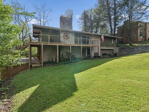 4th image of 1823 Woodhaven Dr