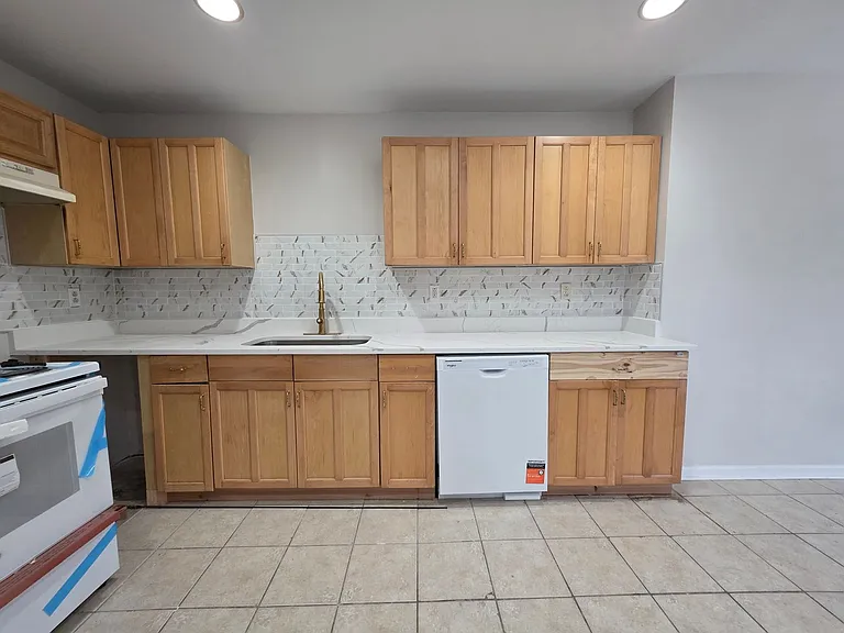 127 Kenmar Dr — Photo 5