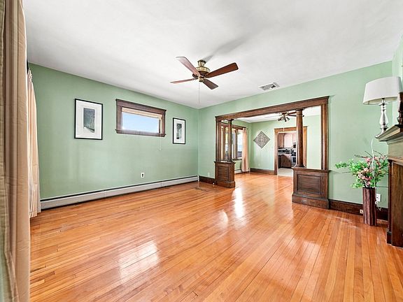 4th image of 87 Edwin St