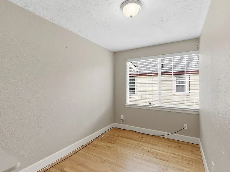 1017 E 40th Ave — Photo 38