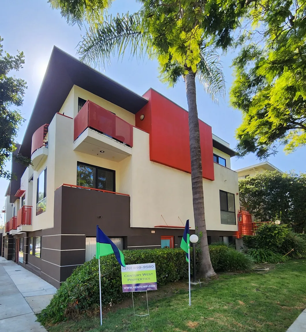 2 bed, 1.0 bath, $3,195 — Photo 1