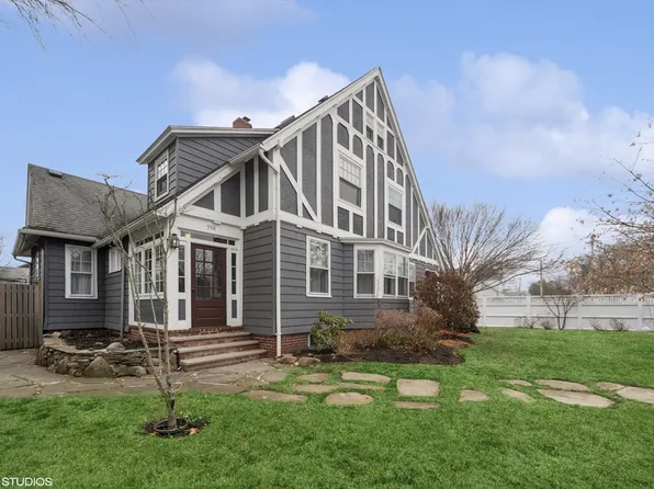 998 Humphrey St, Swampscott, MA 01907