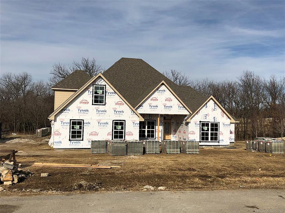 2nd image of 9811 E Bond Dr