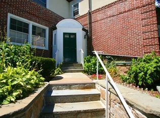 11 Sentry Pl APT TR, Scarsdale, NY 10583