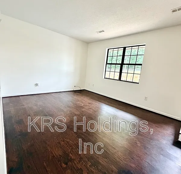 16 Nags Head Ct — Photo 3