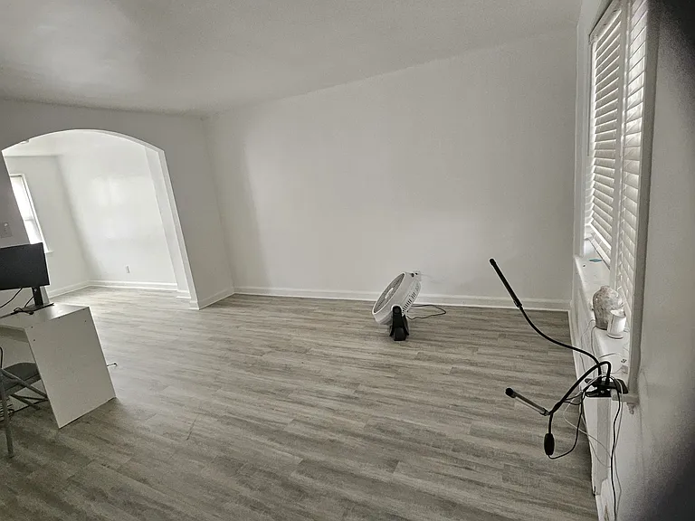 225 N Penn St — Photo 11