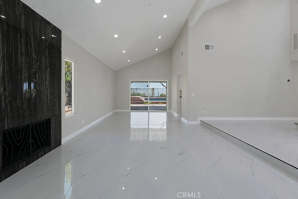4 bed, 2669 sqft, $6,500 — Photo 4